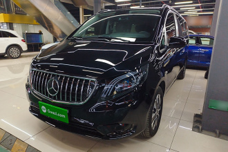 奔驰 威霆 2023款 2.0T 精英版 7座