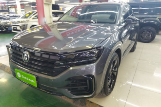 大众 途锐 2021款 3.0TSI 锐享版 曜黑运动套装