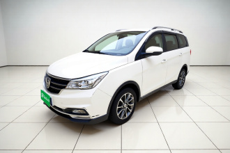 宝骏730 2019款 1.5L 手动时尚型 7座 国VI