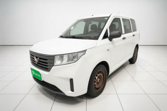 五菱汽车 五菱宏光PLUS 2020款 1.5L 手动标准型 5座
