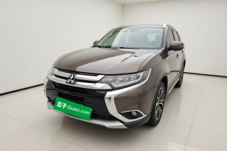 三菱 欧蓝德 2018款 2.4L 四驱尊贵版 7座