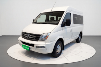 上汽大通MAXUS 新途V80 2021款 2.0T 手动经典傲运通短轴中顶5/6座