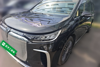 岚图汽车 岚图梦想家 2025款 PHEV 四驱旗舰鲲鹏版