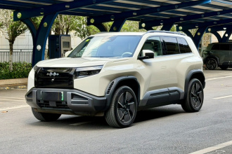 方程豹 钛3 2025款 501KM 四驱Ultra版