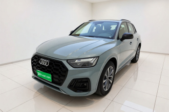 奥迪Q5L 2025款 45周年典藏版 40 TFSI 豪华动感型