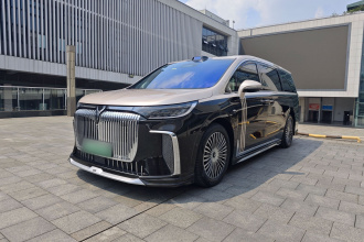 岚图汽车 岚图梦想家 2025款 PHEV 四驱旗舰乾崑版