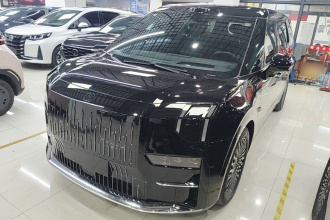 极氪009 2024款 六座行政版四驱 108kWh