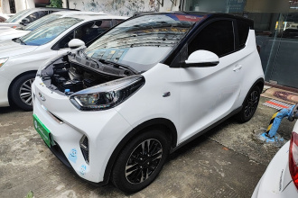 奇瑞QQ 小蚂蚁 2022款 甜粉款 半糖版 磷酸铁锂 30kW 301km