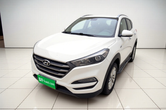现代 途胜 2015款 1.6T 双离合两驱智能型