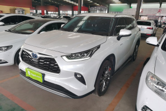 丰田 汉兰达 2023款 2.5L智能电混双擎四驱尊贵版 7座