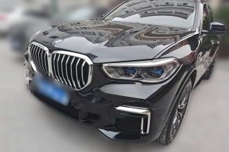 宝马X5 2022款 改款 xDrive 30Li 尊享型M运动套装