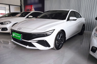 现代 伊兰特 2023款 1.5L CVT LUX尊贵版