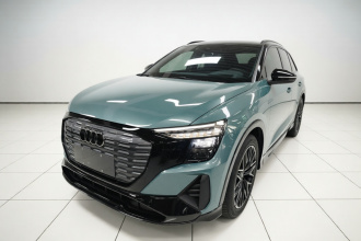 奥迪Q5 e-tron 2023款 40 e-tron 星耀型 机甲套装