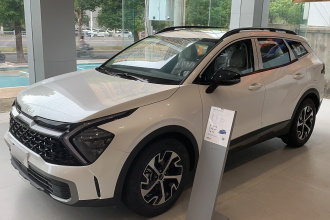 起亚 狮铂拓界 2025款 1.5T 两驱尊贵版