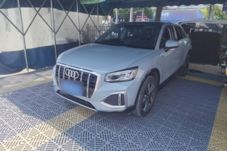 奥迪Q2L 2022款 35 TFSI 时尚致雅型