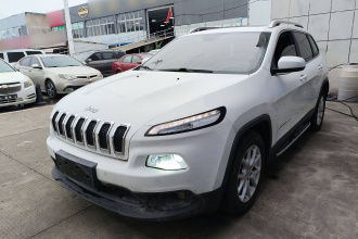 Jeep 自由光 2016款 2.0L 优越版