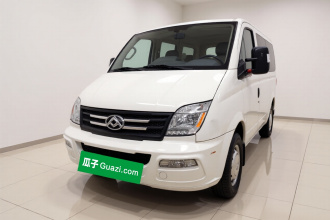 上汽大通MAXUS 新途V80 2023款 2.0T 手动经典傲运通短轴超低顶5/6座