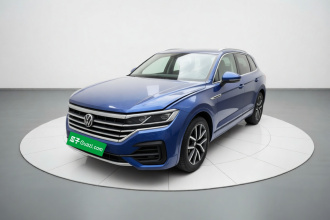 大众 途锐 2022款 3.0TSI 锐享版 曜黑运动套装