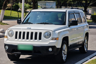 Jeep 自由客 2014款 2.4L 运动版