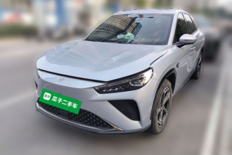 哪吒汽车 哪吒L 2024款 增程 310 闪充PRO版