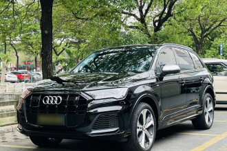 奥迪Q7 2022款 55 TFSI quattro S line尊贵型