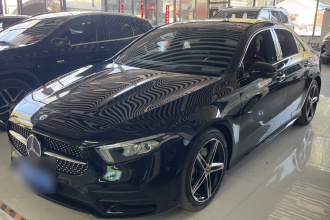 奔驰A级 2019款 A 220 L 4MATIC 运动轿车