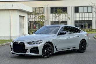 宝马4系 2022款 425i Gran Coupe M运动曜夜套装