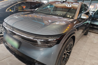 极氪7X 2025款 75kWh 后驱智驾版