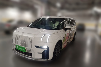 极氪009 2024款 七座过道版 108kWh