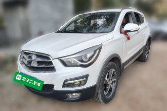 海马S5 2016款 1.6L 手动豪华型科技版