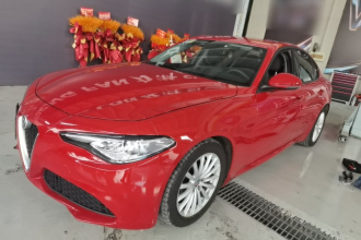 阿尔法·罗密欧 Giulia朱丽叶 2017款 2.0T 200HP 精英版