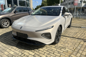 荣威D7 2025款 EV 610km 后驱尊荣版