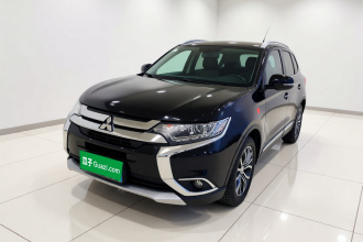 三菱 欧蓝德 2018款 2.0L 两驱荣耀版 5座
