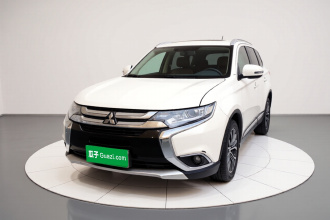 三菱 欧蓝德 2017款 2.0L 两驱荣耀版 5座