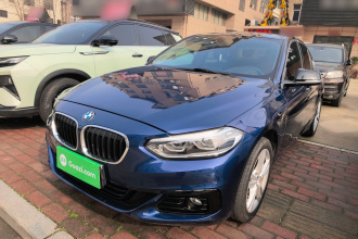 宝马1系 2018款 118i 设计套装型