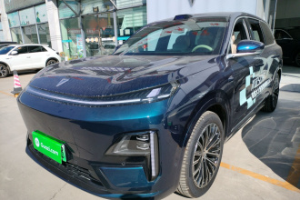 深蓝汽车 深蓝S09 2025款 四驱Ultra+ 高定版