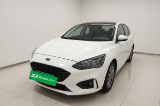 福特 福克斯 2021款 两厢 EcoBoost 180 自动锋潮型