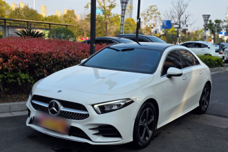 奔驰A级 2022款 改款二 A 200 L 运动轿车时尚型