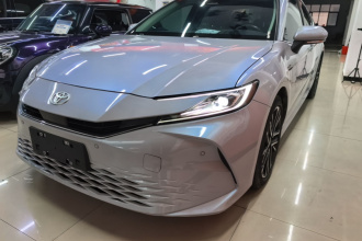 丰田 凯美瑞 2024款  双擎 2.0HG 尊贵版