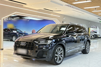 奥迪Q7 2020款 55 TFSI quattro S line运动型
