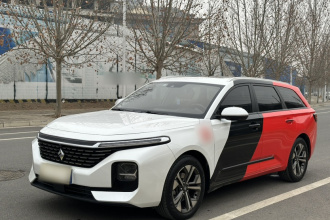 宝骏Valli 2021款 1.5T 那曲繁星 CVT旗舰型