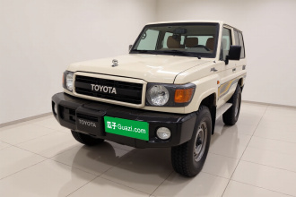 丰田 兰德酷路泽（平行进口）   4.0L 手动 LC71 汽油 70周年纪念版 中东
