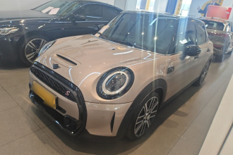 MINI 2023款 改款 2.0T COOPER S 艺术家 五门版