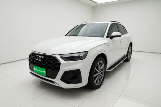 奥迪Q5L 2022款 45T 豪华动感型