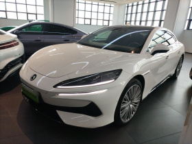 腾势Z9 2024款 1100km 四驱Ultra版