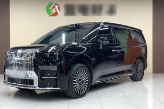 极氪009 2024款 七座过道版四驱 108kWh