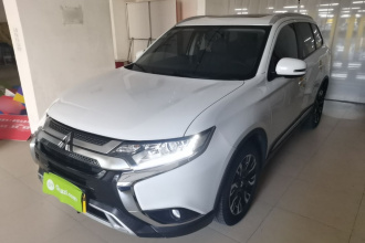 三菱 欧蓝德 2020款 2.0L 两驱畅享版 5座