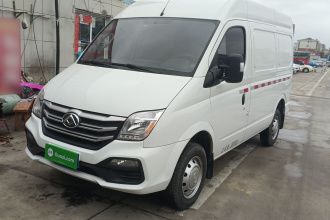 上汽大通MAXUS 新途V80 2024款 城配王PLUS超值版 6MT 短轴中顶127Ps 3座