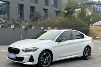 宝马1系 2022款 125i M运动曜夜版