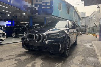 宝马X5 2022款 改款 xDrive 40Li 尊享型M运动套装